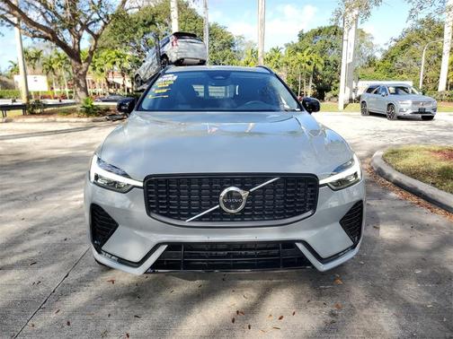 2025 Volvo XC60 B5 Plus
