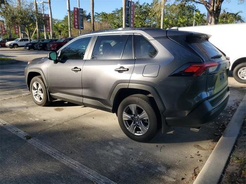 2025 Toyota RAV4 XLE