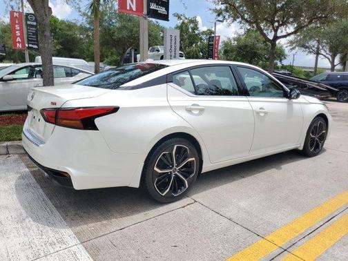 2023 Nissan Altima 2.5 SR