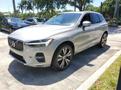 2023 Volvo XC60 B5 Plus Bright Theme