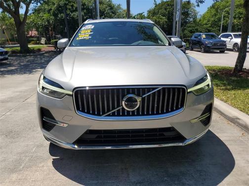 2023 Volvo XC60 B5 Plus Bright Theme
