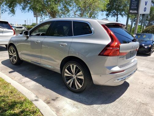 2023 Volvo XC60 B5 Plus Bright Theme