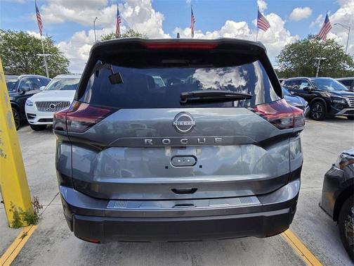 2025 Nissan Rogue SV
