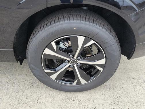 2026 Volvo XC60 B5 Core