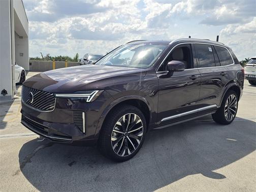 2025 Volvo XC90 B5 Plus 6-Seater