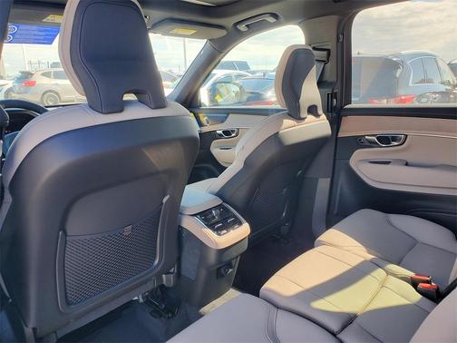 2026 Volvo XC90 B5 Plus 7-Seater