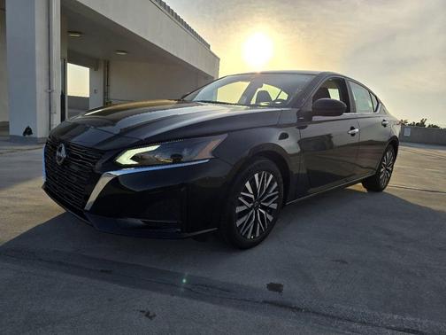 Super Black Clearcoat 2026 Nissan Altima SV