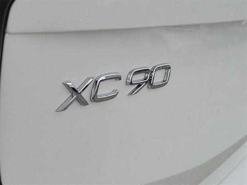 2026 Volvo XC90 Plug-In Hybrid T8 Ultra Dark Theme 7-Seater