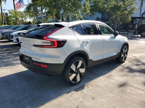 Crystal White 2023 Volvo C40 Recharge Pure Electric Twin Ultimate