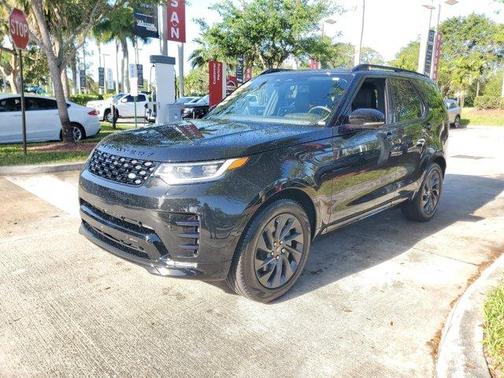 Santorini Black 2023 Land Rover Discovery P300 S R-Dynamic