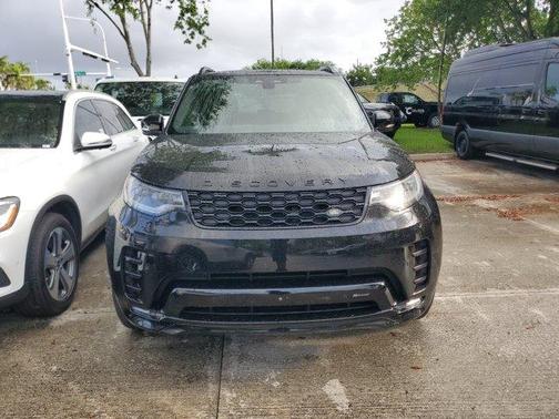 Santorini Black 2023 Land Rover Discovery P300 S R-Dynamic