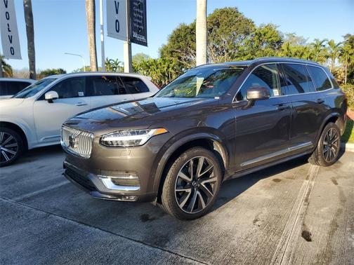 Platinum Gray Metallic 2023 Volvo XC90 B6 Plus 6-Seater
