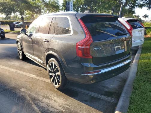 Platinum Gray Metallic 2023 Volvo XC90 B6 Plus 6-Seater