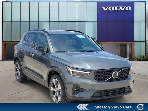 2026 Volvo XC40