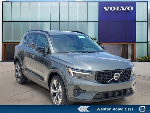 2026 Volvo XC40