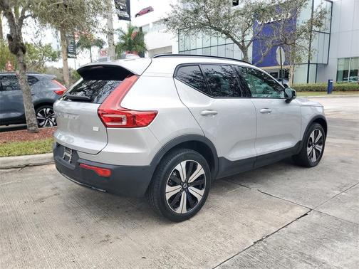 2023 Volvo XC40 Recharge Pure Electric Twin Plus