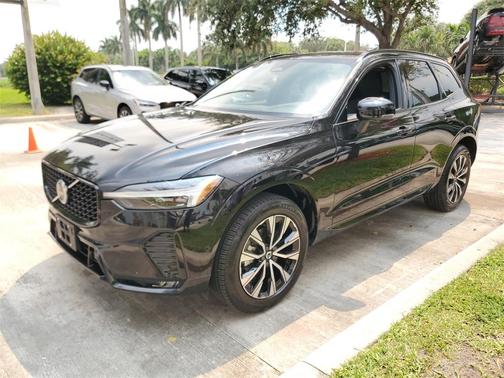 2025 Volvo XC60 B5 Plus