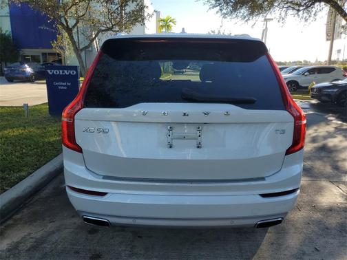 2020 Volvo XC90 T5 Momentum 7 Passenger