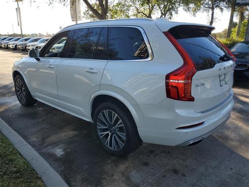2020 Volvo XC90 T5 Momentum 7 Passenger