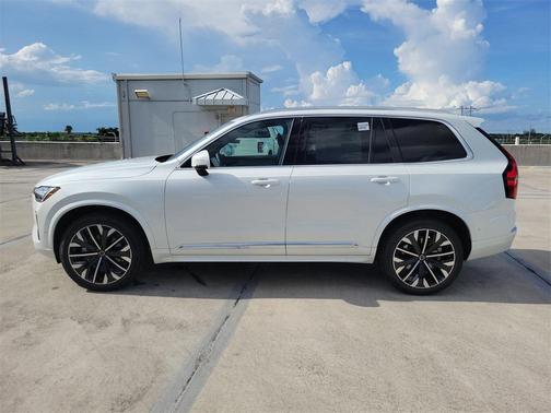 2026 Volvo XC90 B6 Plus 7-Seater