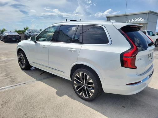 2026 Volvo XC90 B6 Plus 7-Seater