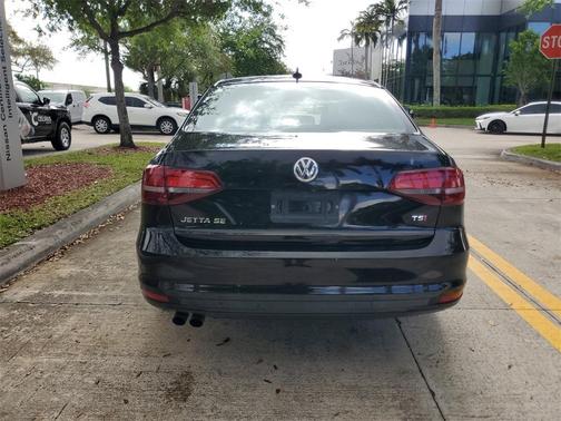 Black 2018 Volkswagen Jetta 1.8T SE Sport