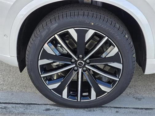 2025 Volvo XC90 B6 Ultra