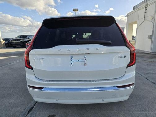 2025 Volvo XC90 B6 Ultra