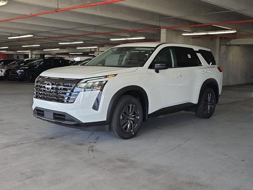 Glacier White 2026 Nissan Pathfinder S