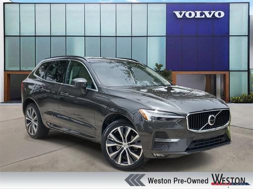 2022 Volvo XC60 B5 Momentum