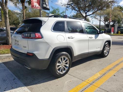 2022 Jeep Cherokee Latitude Lux