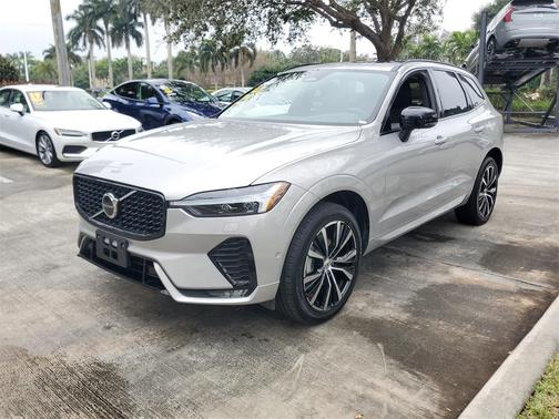 2025 Volvo XC60 B5 Plus