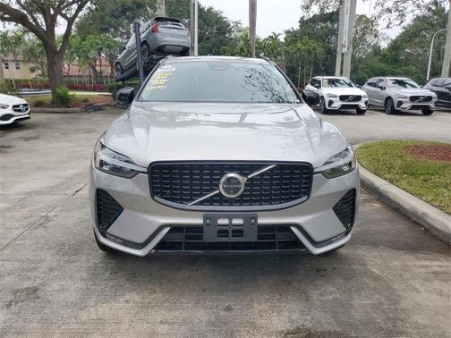 2025 Volvo XC60 B5 Plus