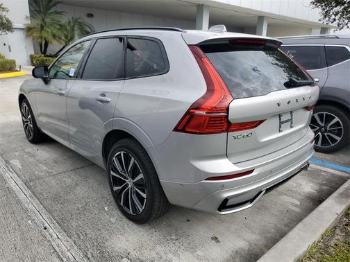 2025 Volvo XC60 B5 Plus