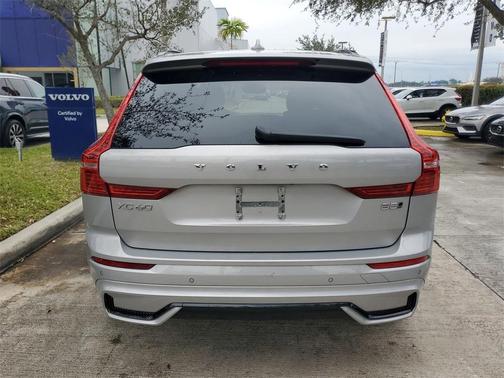 2025 Volvo XC60 B5 Plus