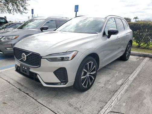 2025 Volvo XC60 B5 Plus