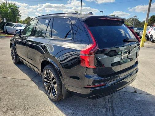 2026 Volvo XC90 Plug-In Hybrid T8 Ultra Dark Theme 7-Seater