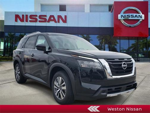 2025 Nissan Pathfinder SL