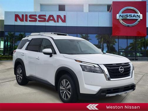 2025 Nissan Pathfinder SL