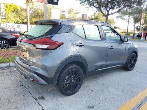 2023 Nissan Kicks SR