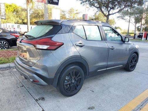 2023 Nissan Kicks SR