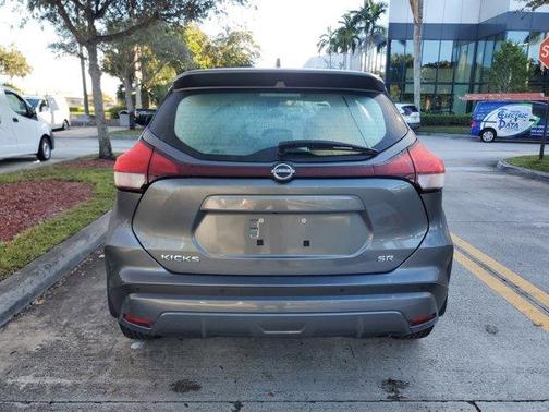 2023 Nissan Kicks SR