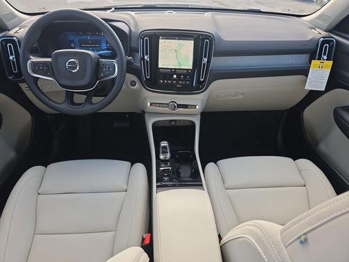 Forest Green 2026 Volvo XC40 B5 Plus
