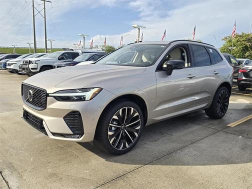 2026 Volvo XC60 B5 Ultra