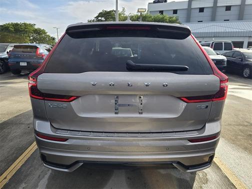 2026 Volvo XC60 B5 Ultra