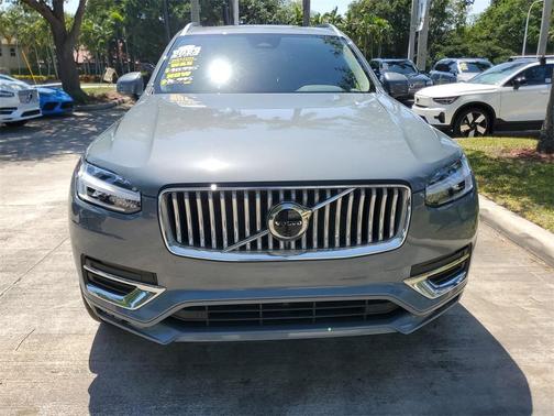 2023 Volvo XC90 B5 Plus