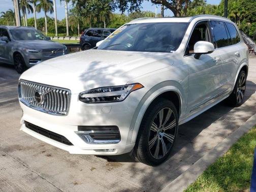 2024 Volvo XC90 B5 Plus Bright Theme