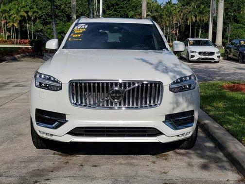 2024 Volvo XC90 B5 Plus Bright Theme