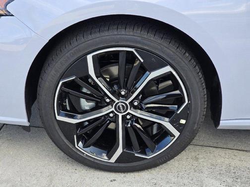 Gray 2026 Nissan Altima SR