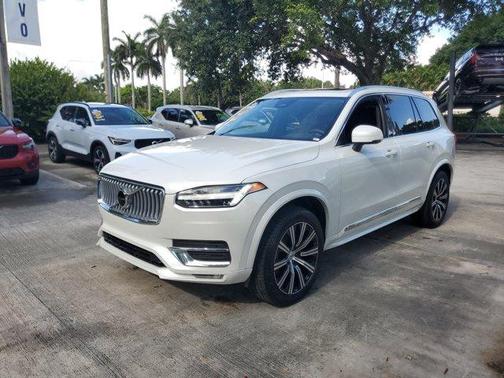 Crystal White Metallic 2025 Volvo XC90 B5 Core